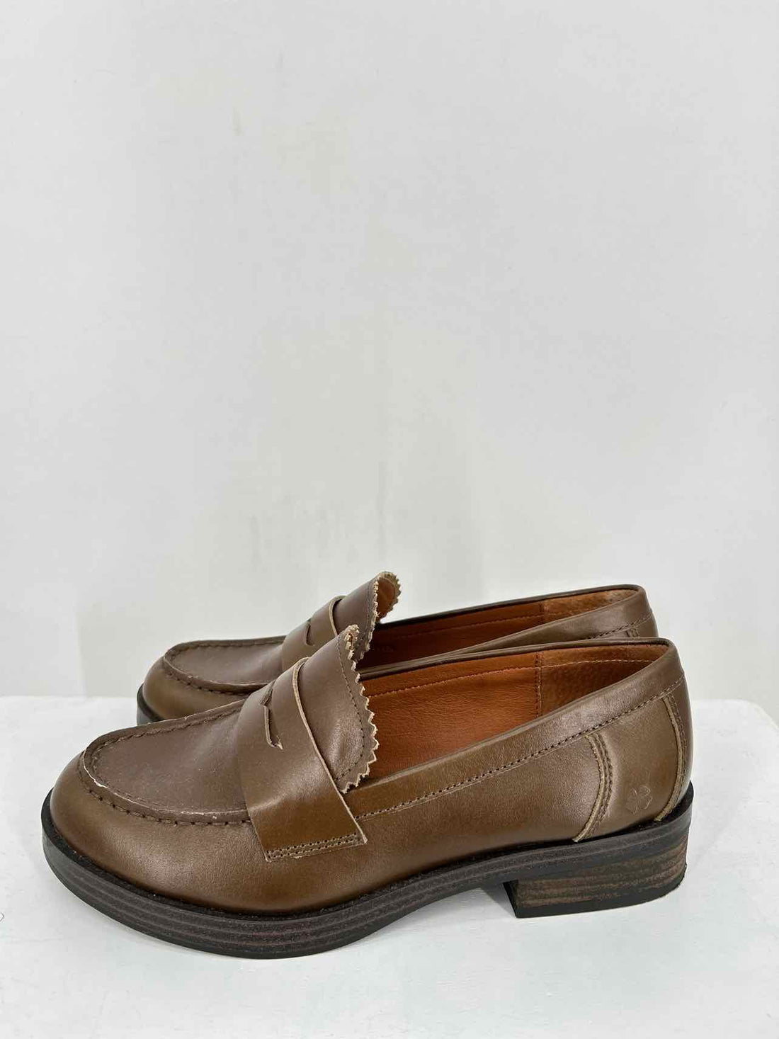 Lucky Brand Women Size 6.5 Olive Like New Loafers