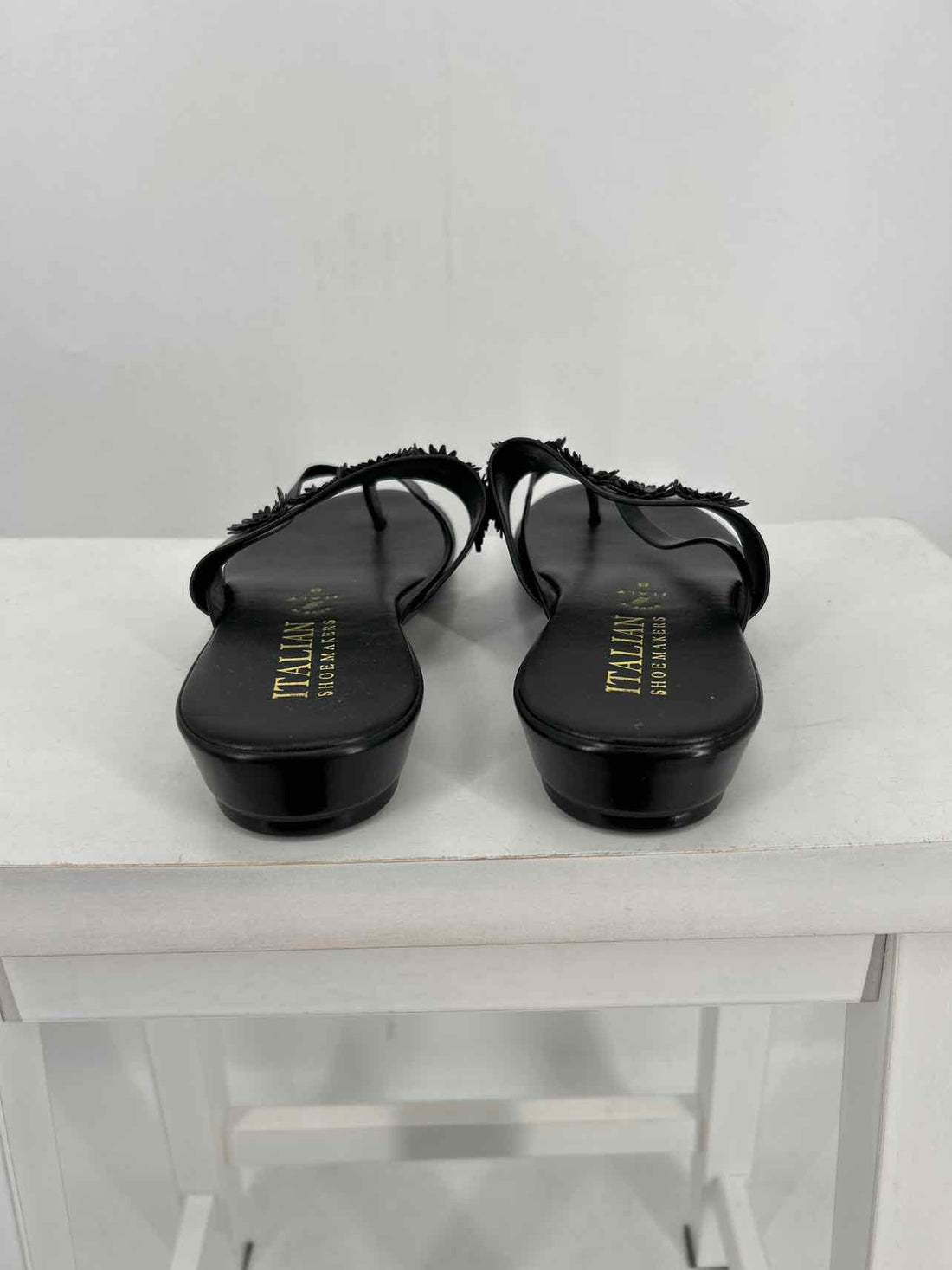 Italian Shoe Makers Women Size 8 Black Like New Sandals