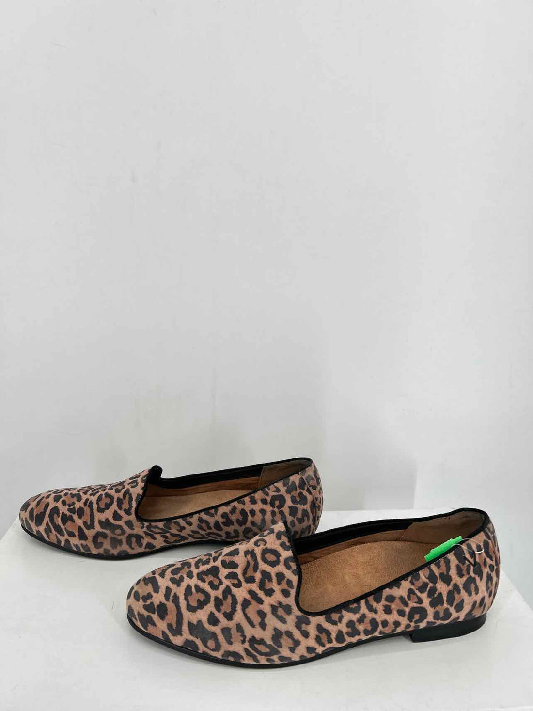 Vionic Women Size 8 Leopard Loafers