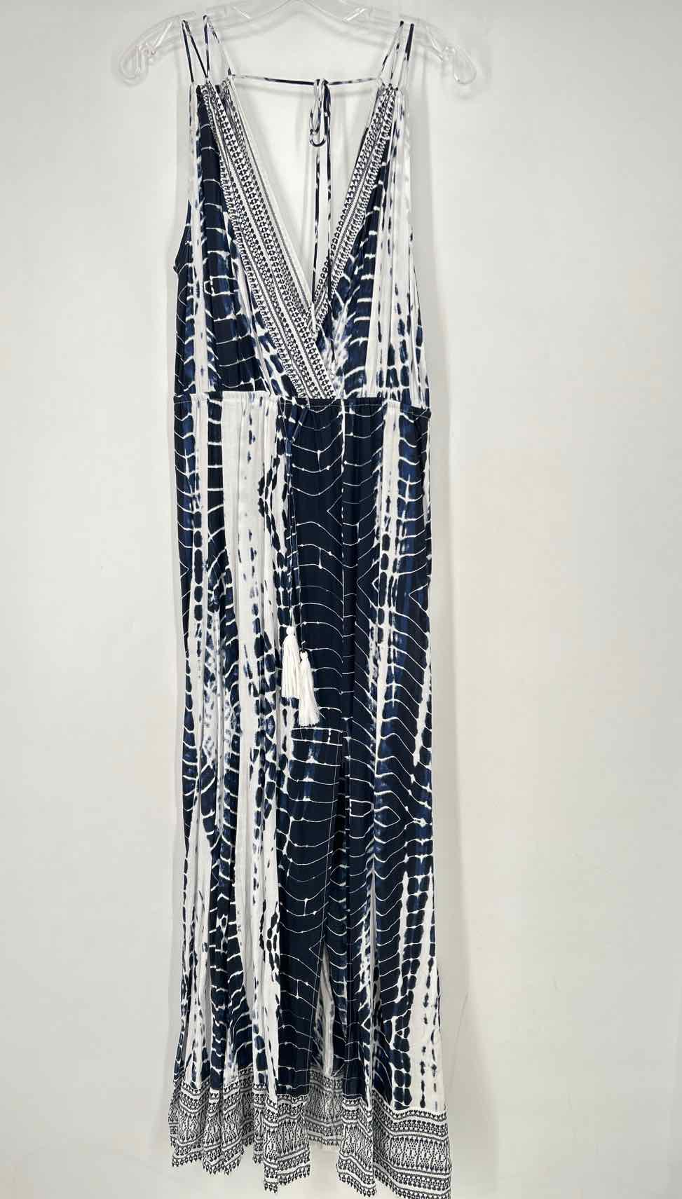 Venus Size M White & Navy Print Sleeveless Maxi