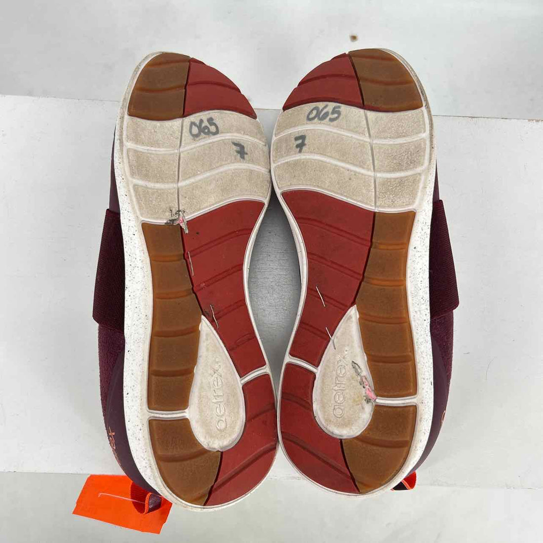 Aetrex Women Size 7 Maroon Sneakers