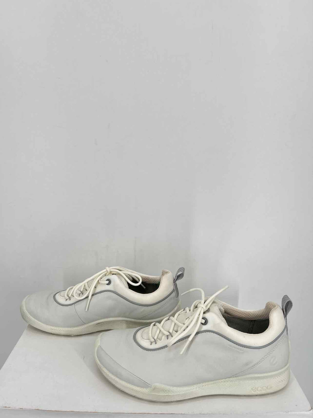 Ecco Women Size 41 White Sneakers