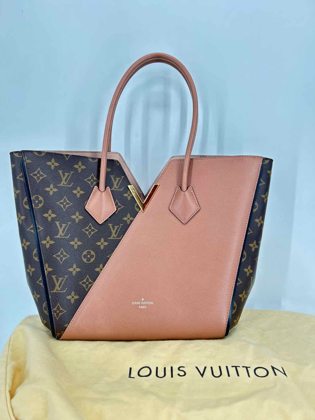 Louis Vuitton Kimono MM Mauve & Monogram Coated Canvas & Leather LUXURY
