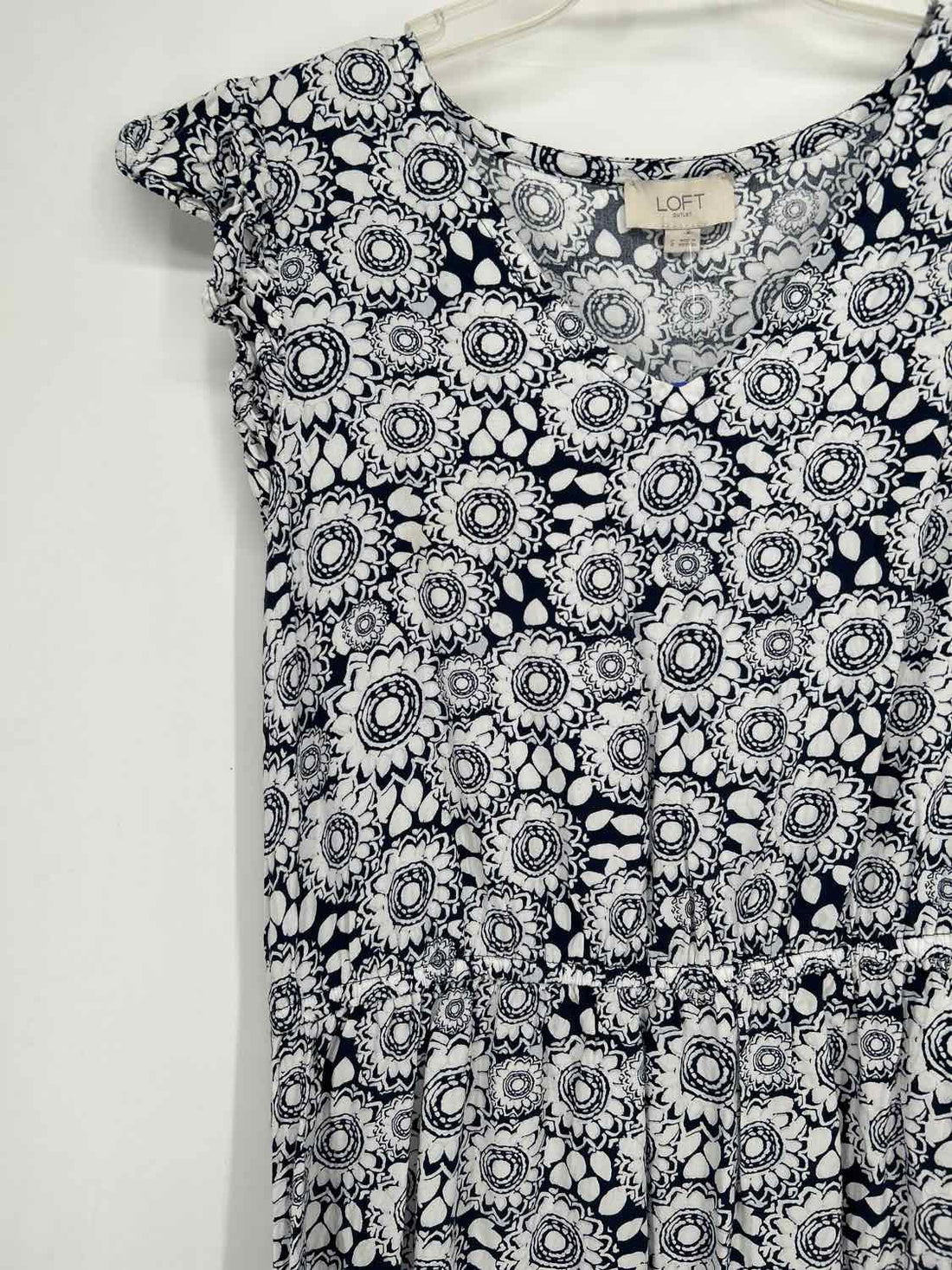 Loft Size S Navy & White Floral Short Sleeve Short Sleeve