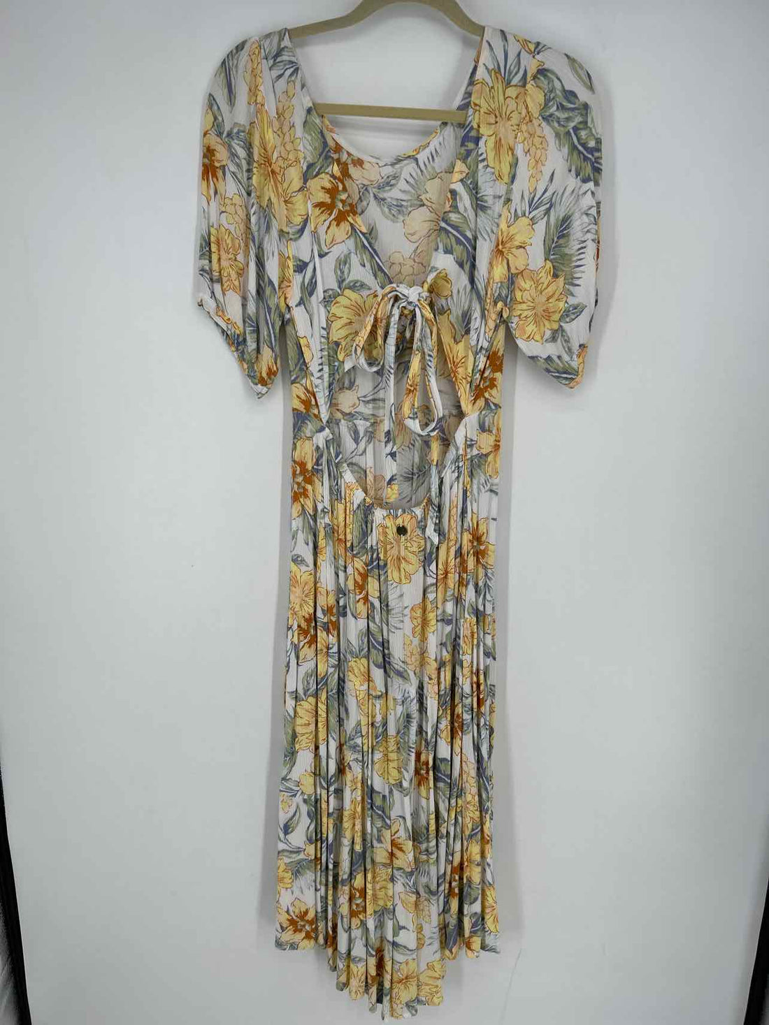 Rip Curl Size L White Floral Short Sleeve Dress
