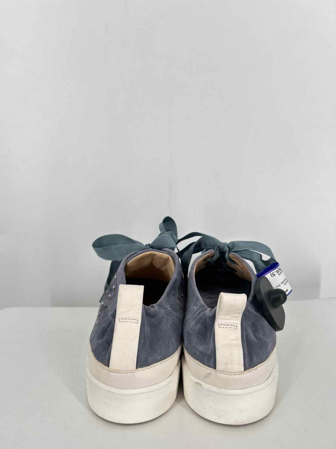 Softwaves Women Size 37.5(6.5) Blue Suede Sneakers