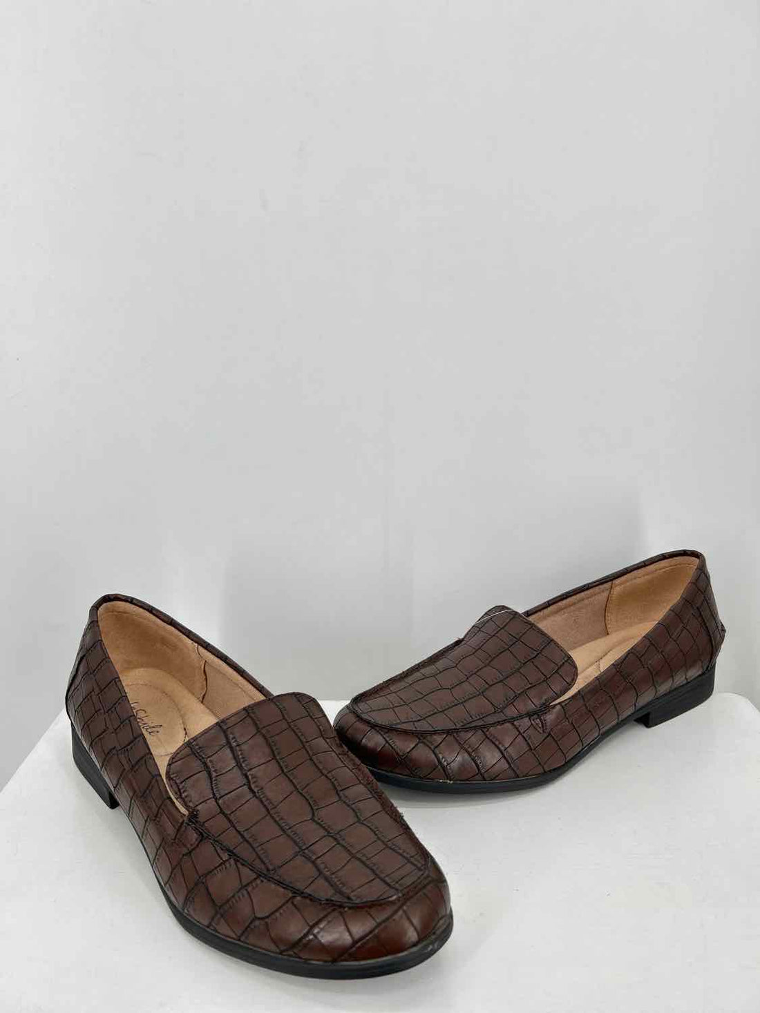Lifestride Women Size 8.5 Brown Croc Embossed Loafers