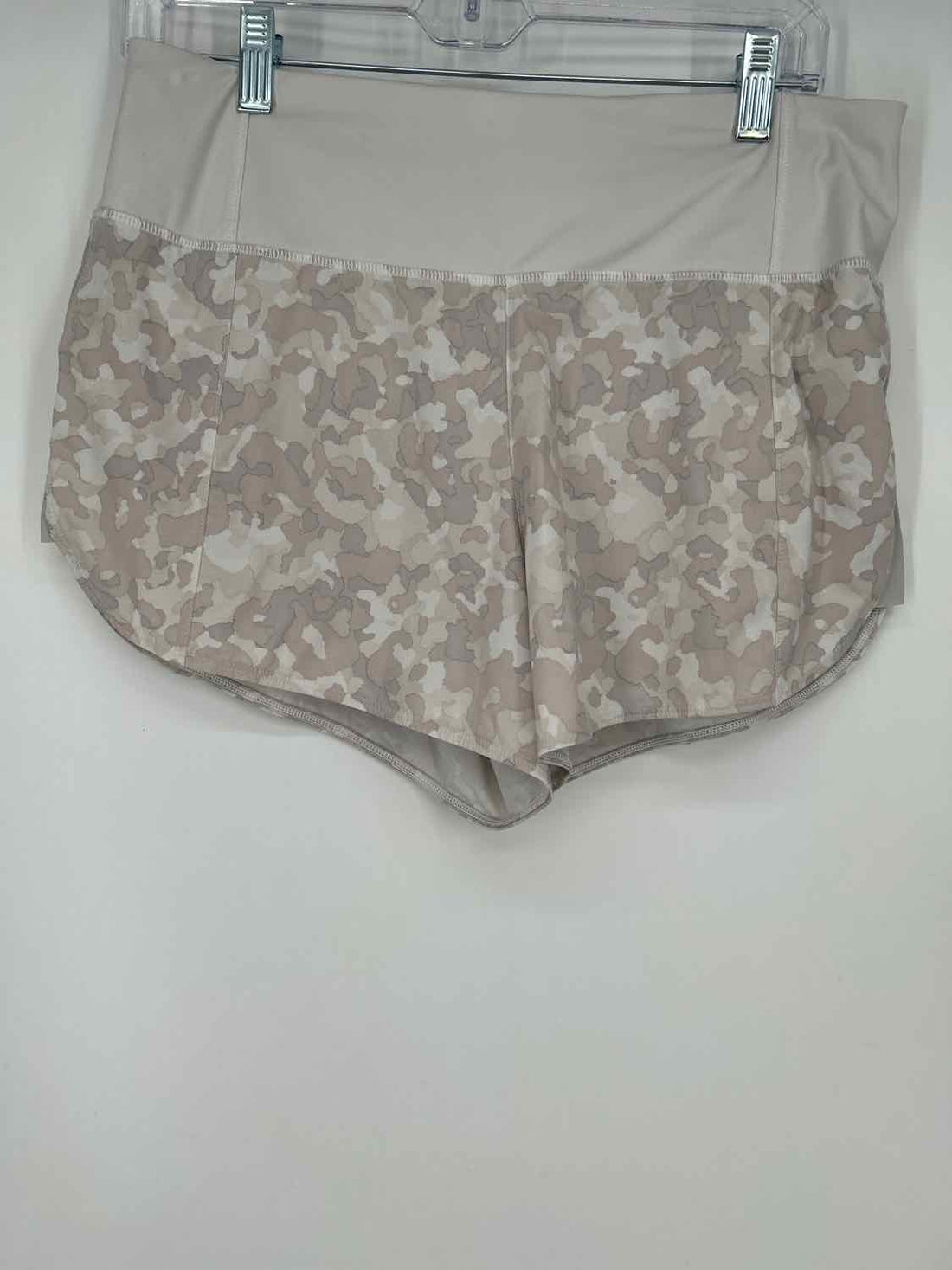 Athleta Size S Beige Camo Active Shorts