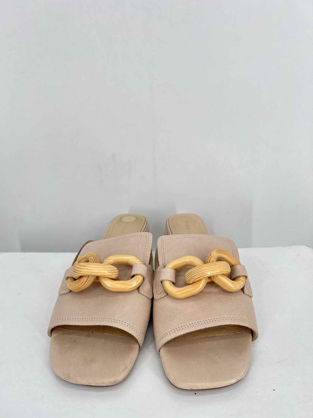 Chocolat Blu Women Size 7.5 Beige Sandals