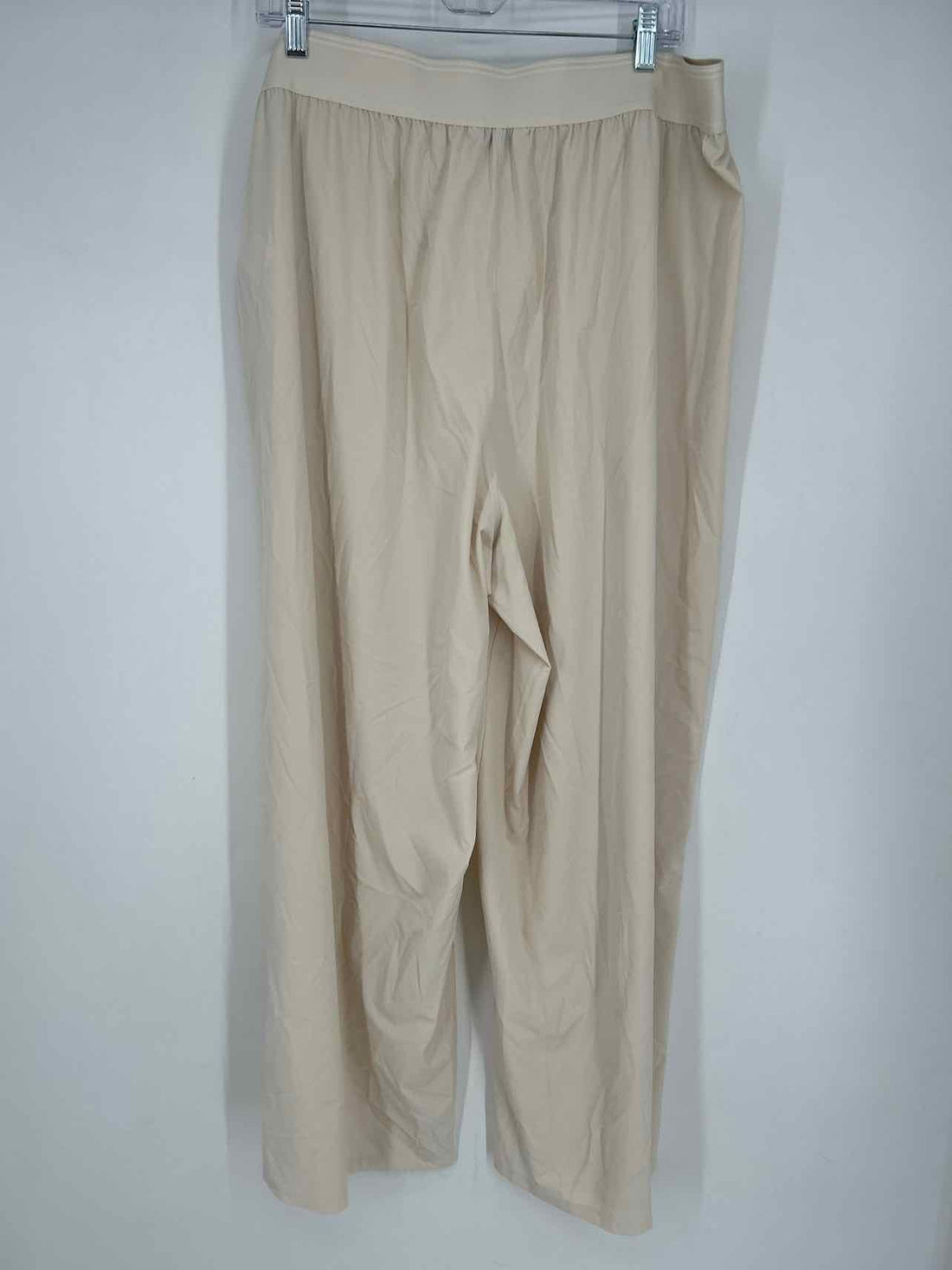 Athleta Size 1X Beige NWT Active Wear