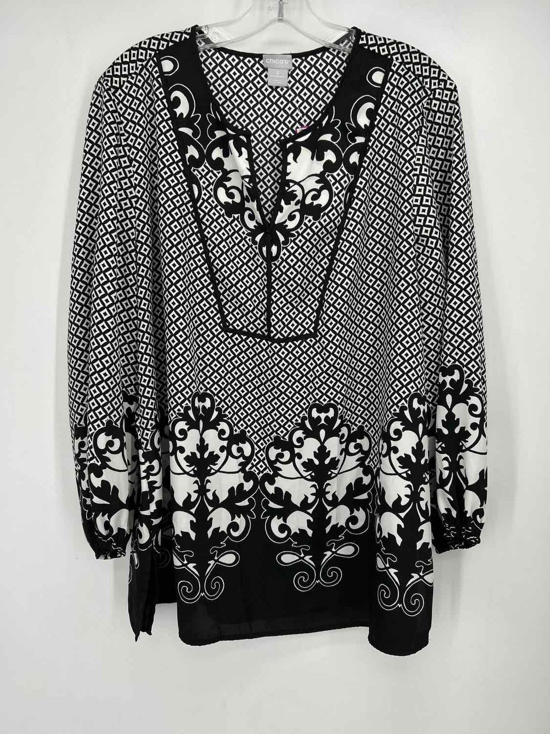 Chicos Size 3(XL) Black & White Long Sleeve