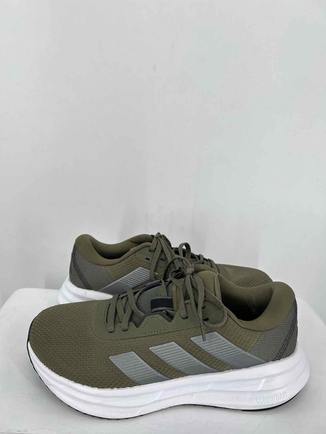 Adidas Women Size 7 Olive Sneakers