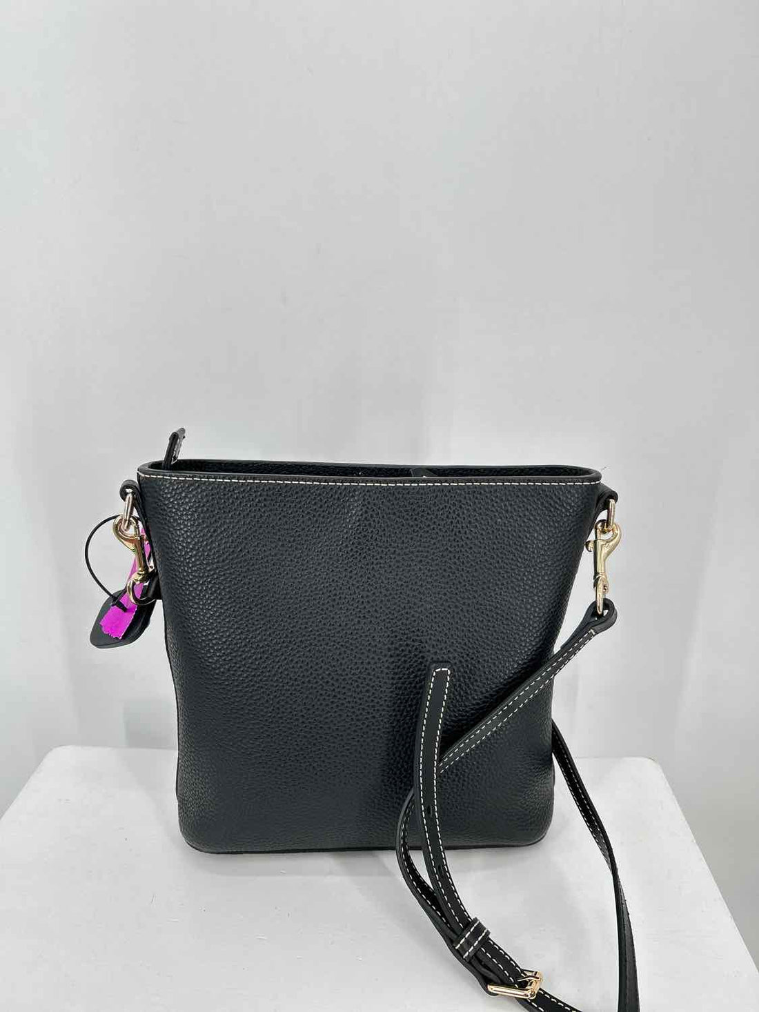 Dooney & Bourke Black Pebbled Leather Excellent Condition Crossbody