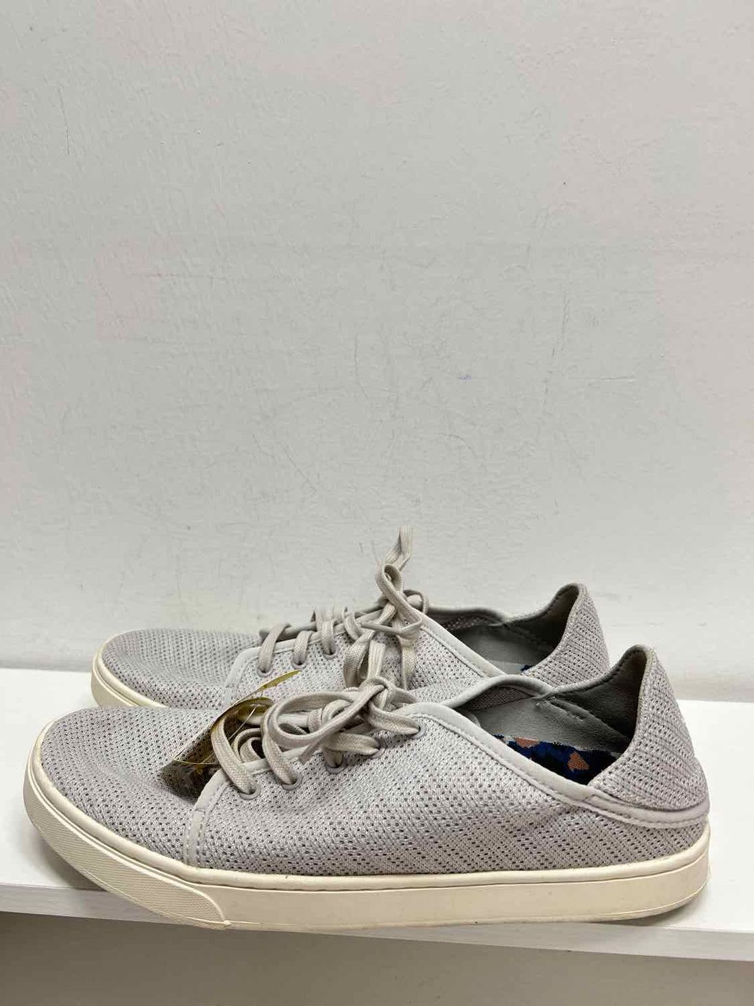 Olu Kai Women Size 9 Grey Sneakers