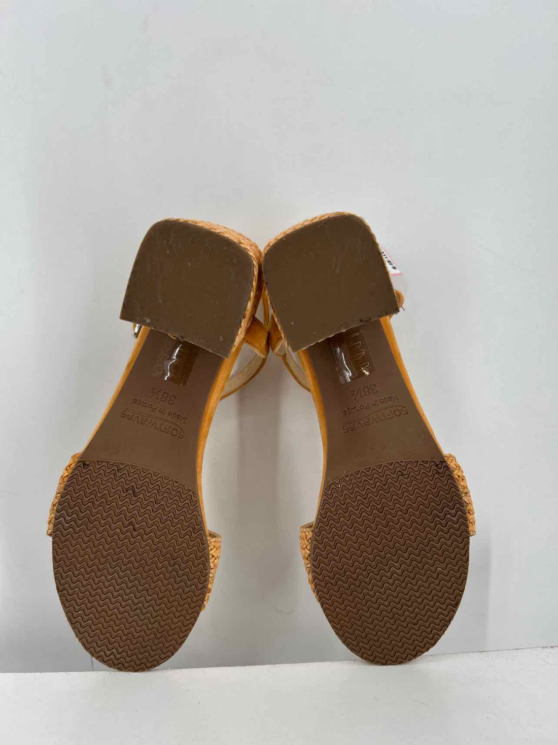 Softwaves Women Size 38.5 Pastel Orange Raffia Sandals