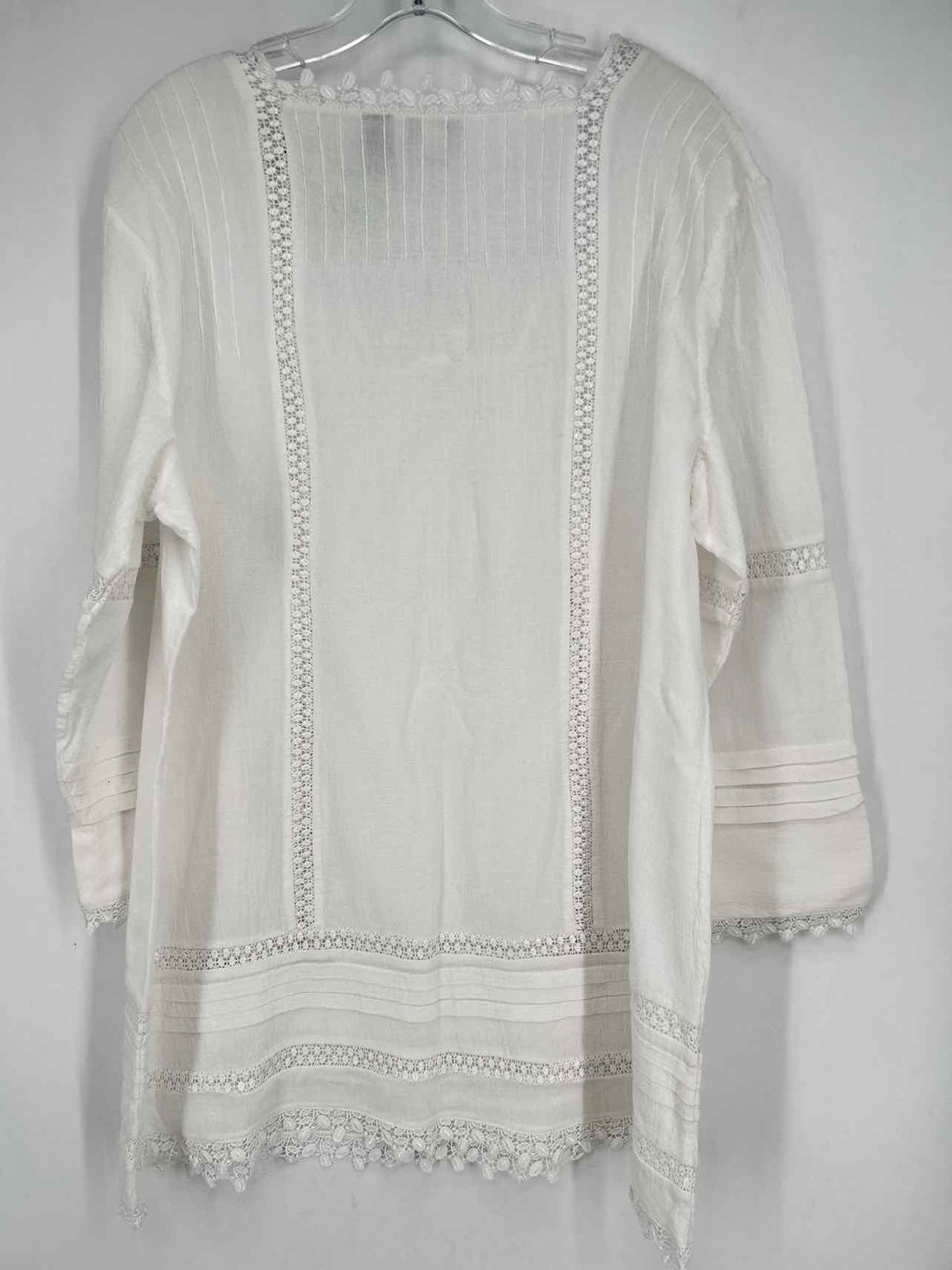 Chicos Size 3/XL White Vintage Long Sleeve