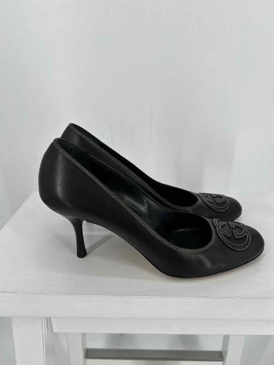 Gucci Logo Stitched  LUXURY Leather Pumps