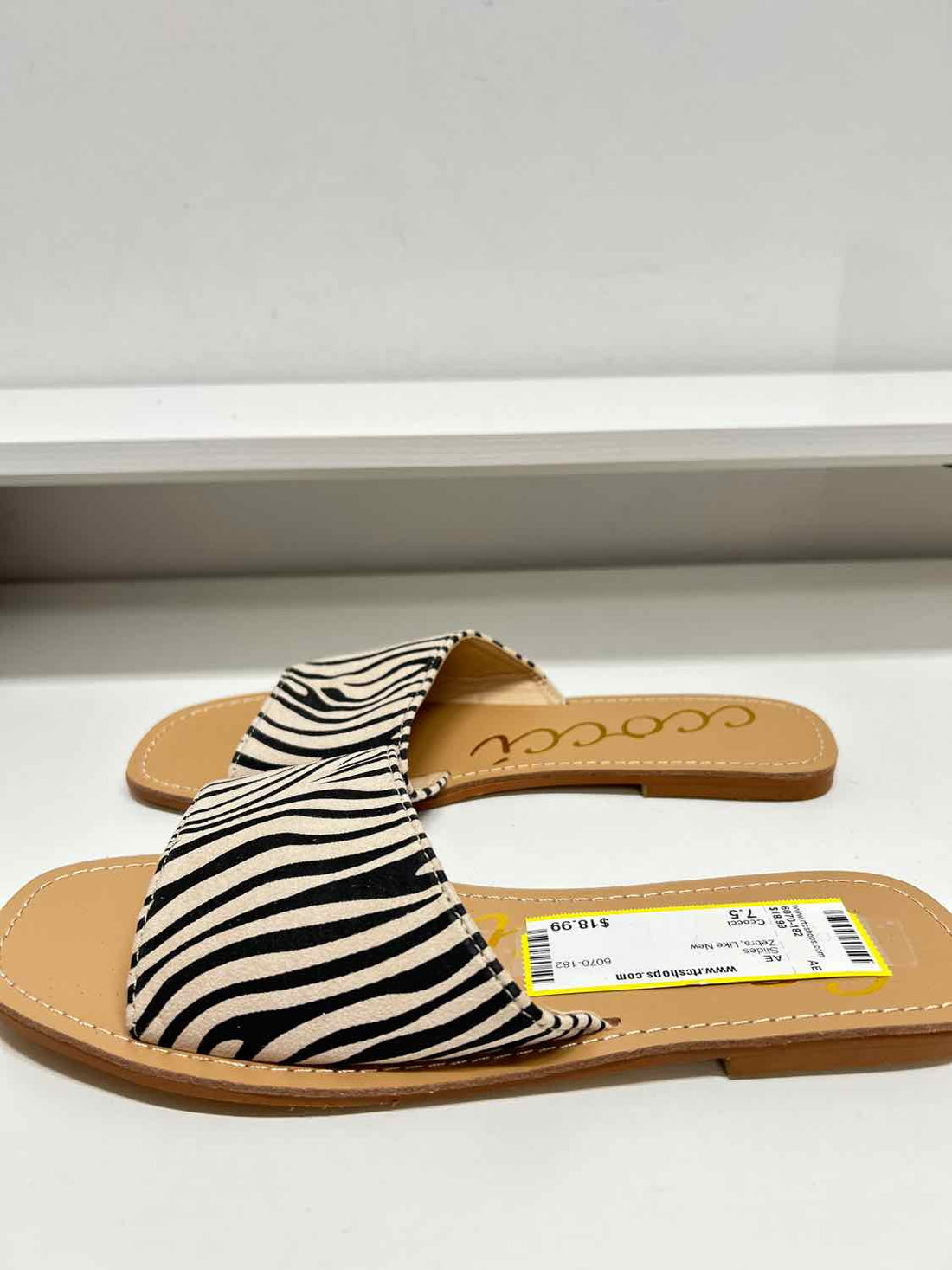 Ccocci Women Size 7.5 Zebra Like New Slides