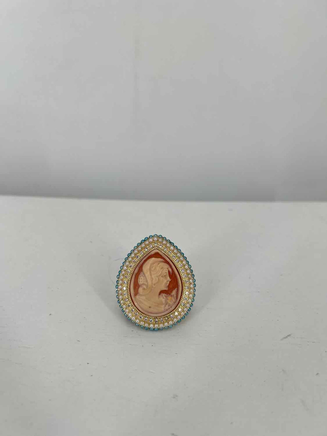 Amedeo Size 8 Cameo Rhinestone Gold Tone Ring