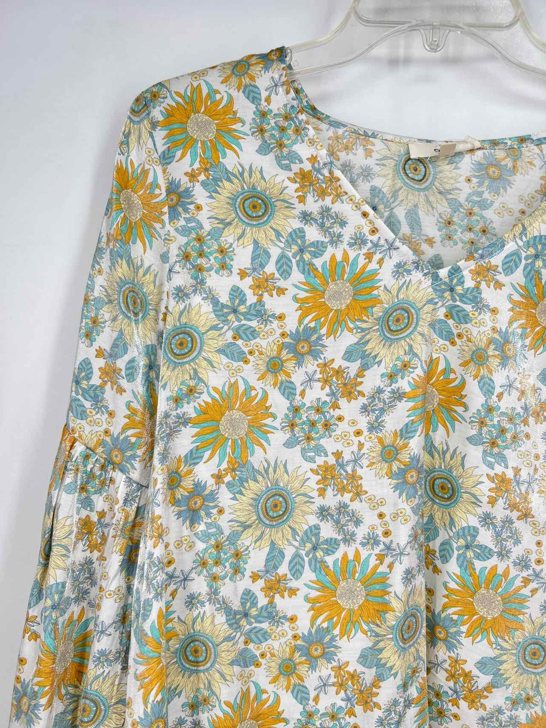 Entro Size M White Blue & Yellow Floral Long Sleeve