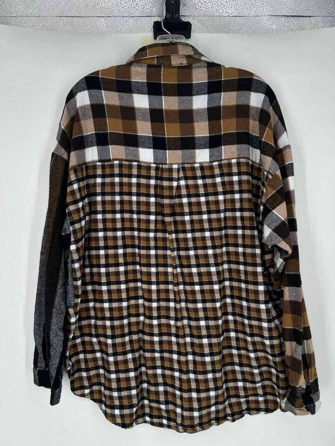 Aemi + Co Size L Black & Brown Plaid Long Sleeve