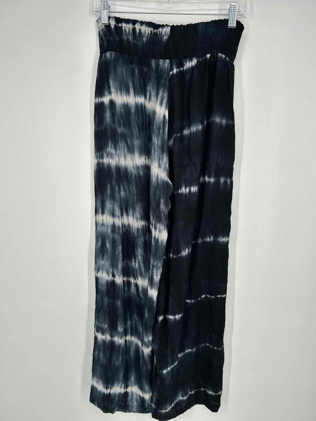 Disturbia Size 4 Black & White Tie Dye Pants