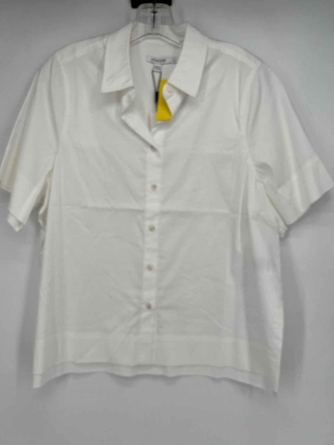 Chicos Size 1 (8) White NWT Short Sleeve