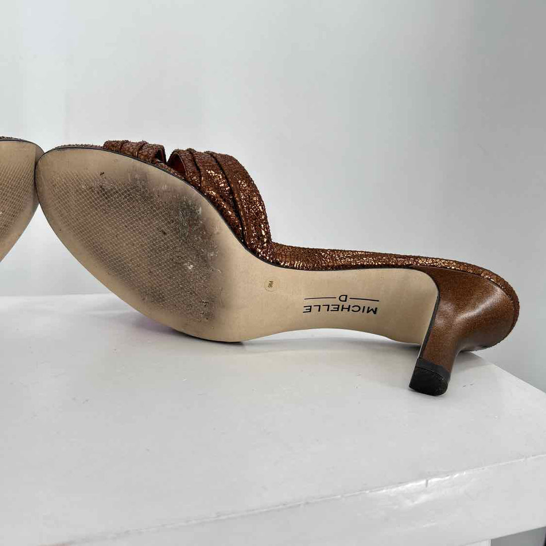 Michelle D Women Size 9 Bronze Heels