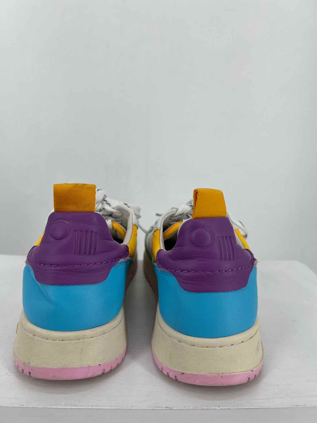 Oncept Women Size 9 White Rainbow Colorblock Phoenix Sneakers