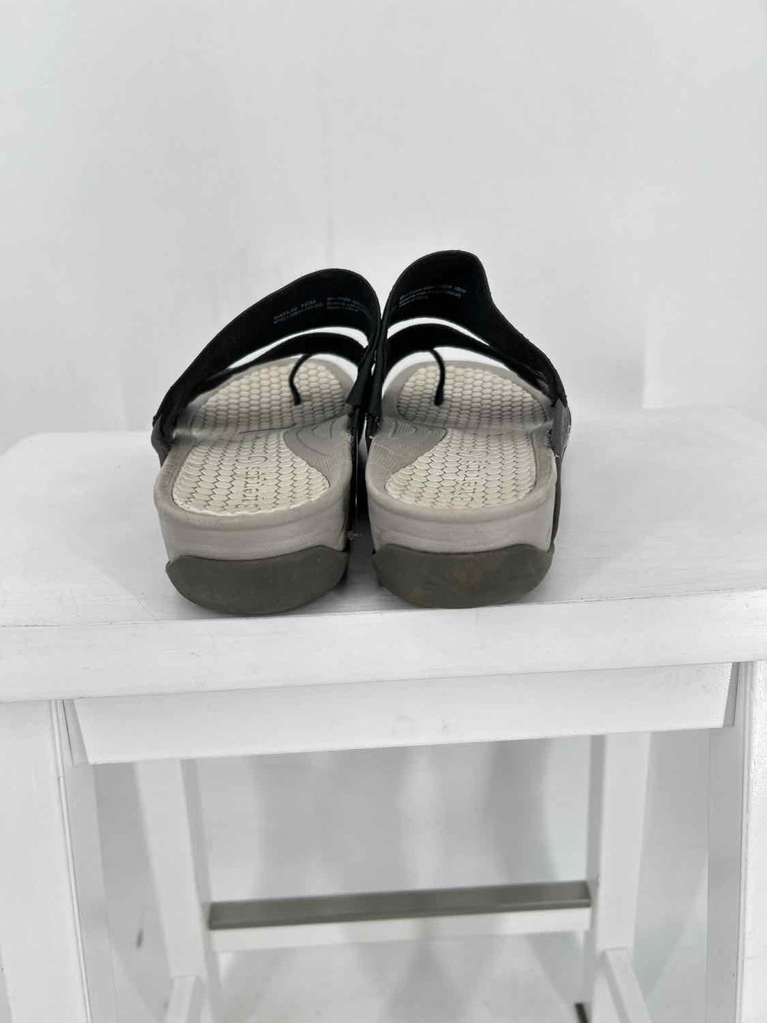Baretraps Women Size 10 Black Daylin Sandals
