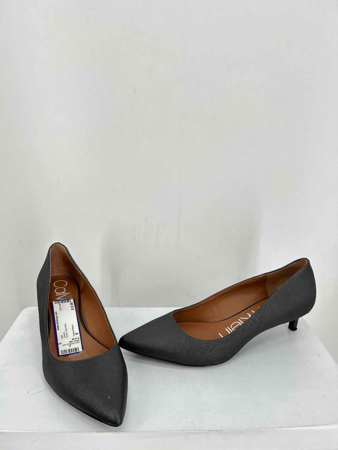 Calvin Klein Women Size 8 Grey Like New Heels