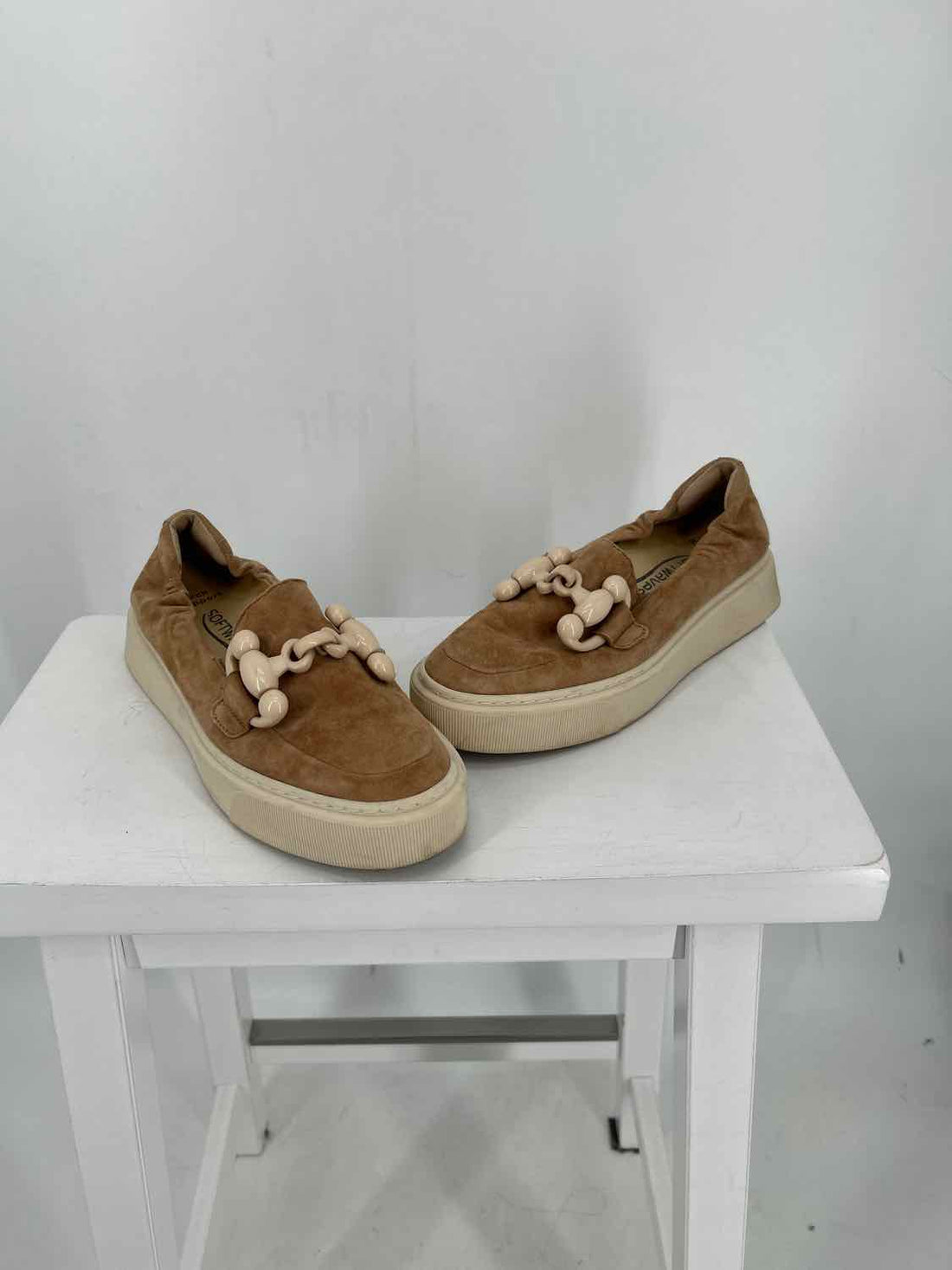Softwaves Women Size 37 (6.5-7) Tan Loafers
