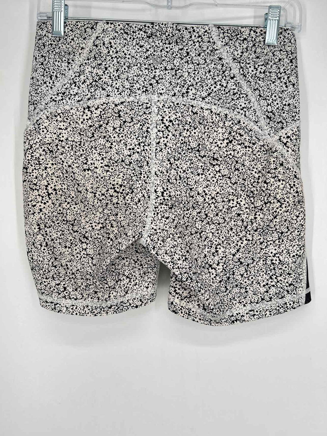 Lululemon Size 8 White & Black Print Active Shorts
