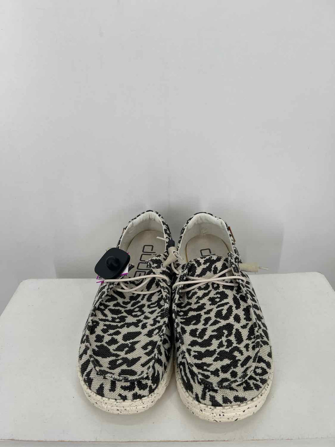Hey Dude Women Size 10 White Leopard Sneakers
