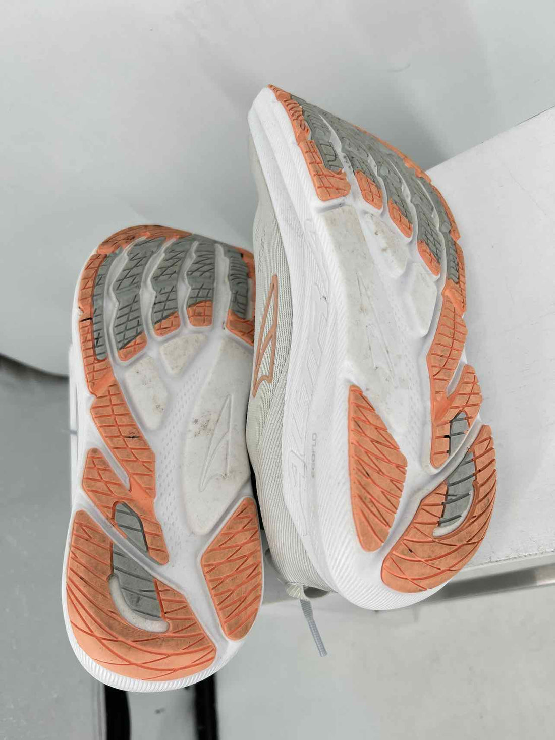 Altra Women Size 9 Pale Gray As Is Sneakers