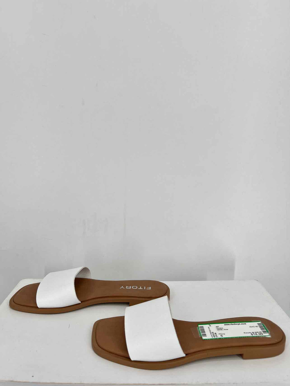Fitory Women Size 6 White New Slides
