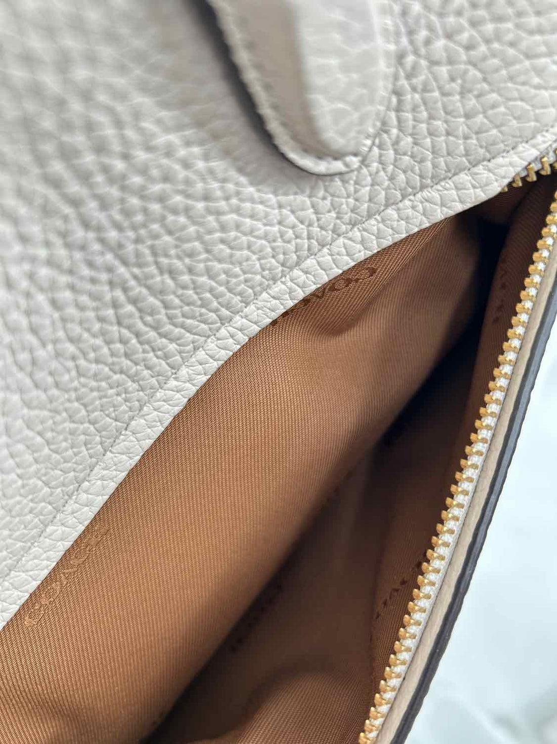 Coach Ivory Pebbled Leather Excellent Condition Satchel