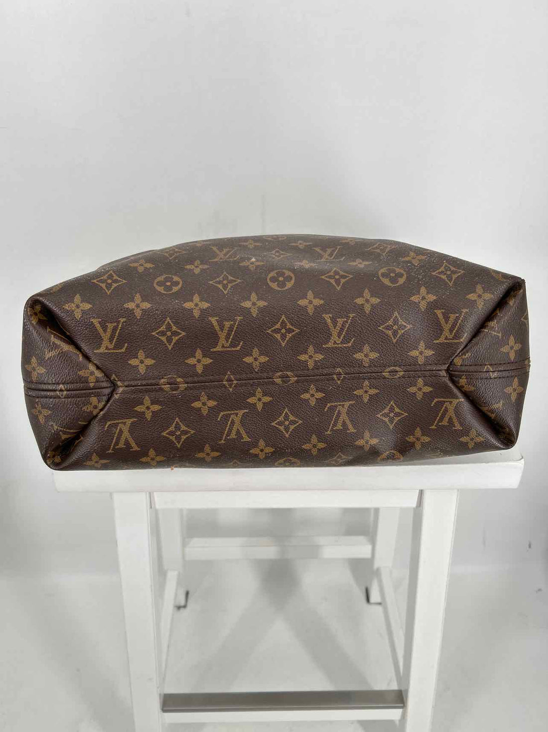 Louis Vuitton Sully MM Monogram Coated Canvas Pre Owned LUXURY