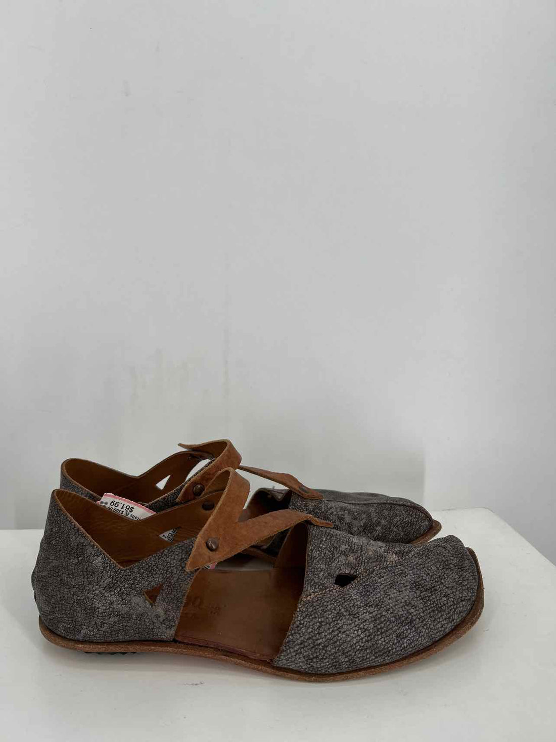 CYDWOQ Women Size 36 (5.5-6) Gray Flats