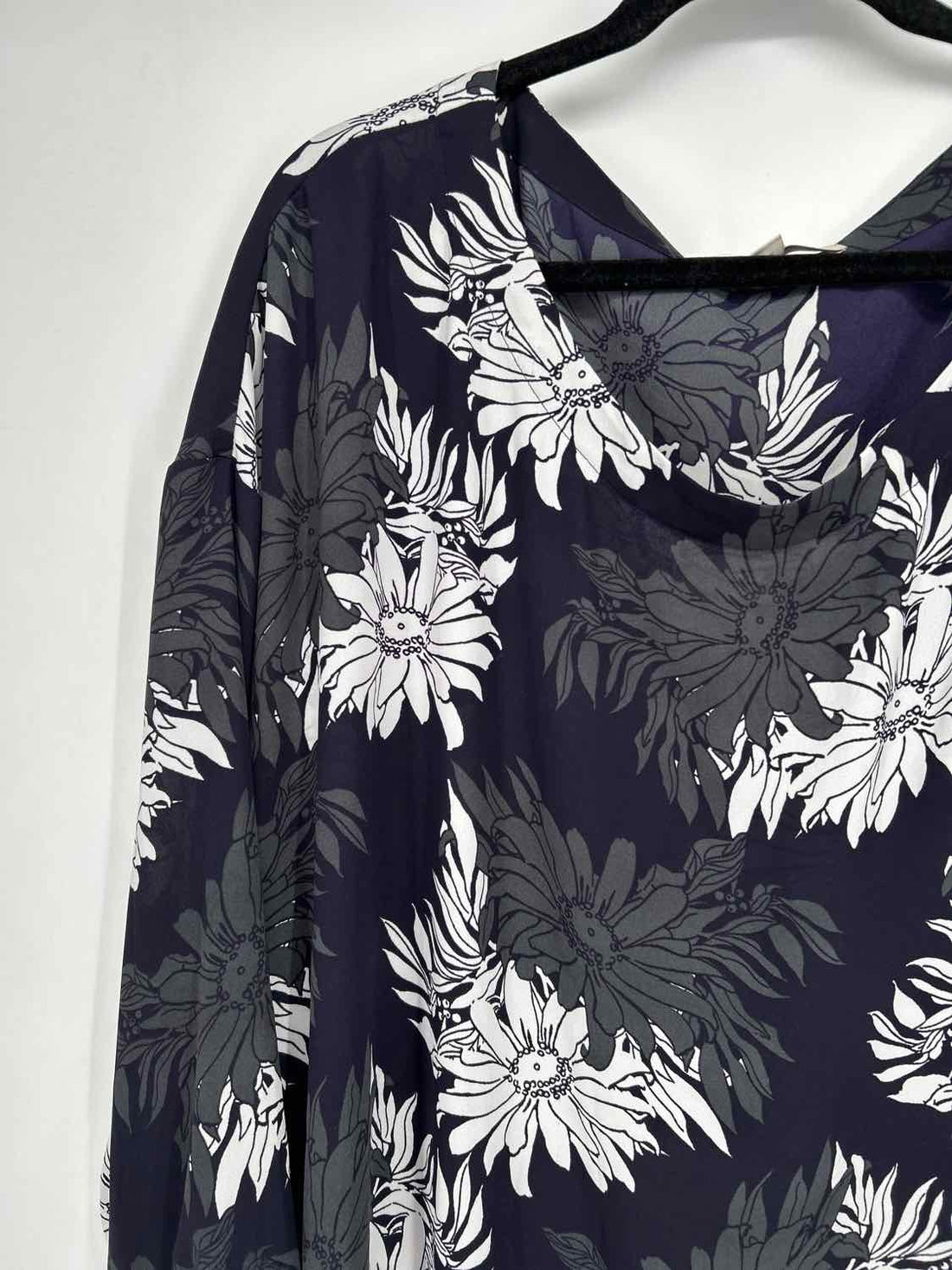 Loft Size XXL Navy & White Floral Long Sleeve