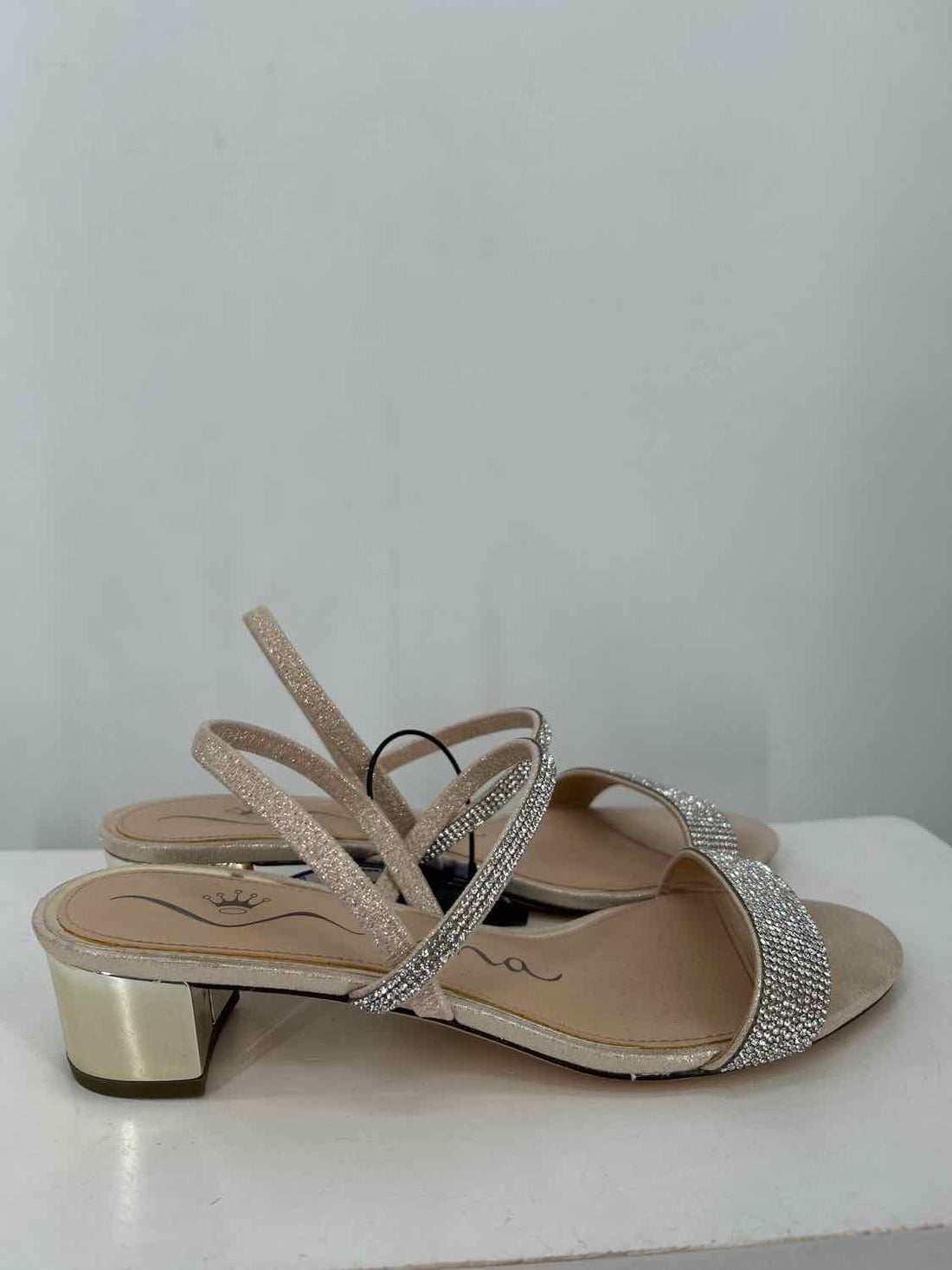 Nina Women Size 8 Gold Pre Owned Rhinestone Sandals