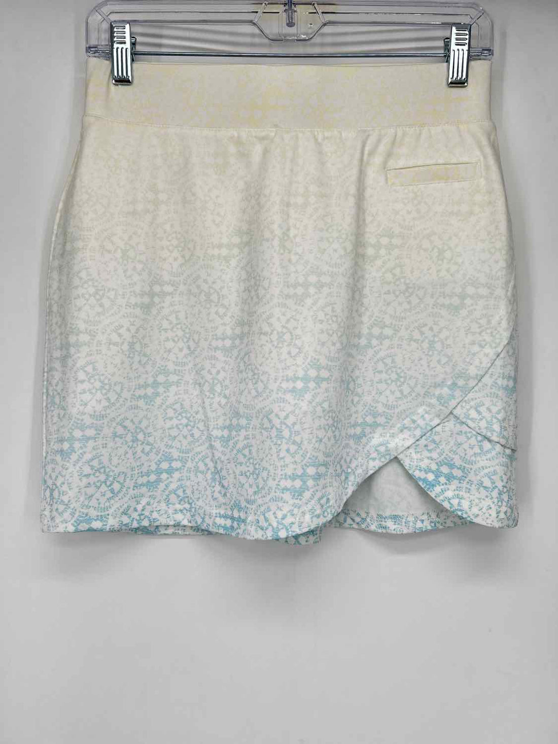 Pebble Beach Size S White Ombre Print Active Skorts
