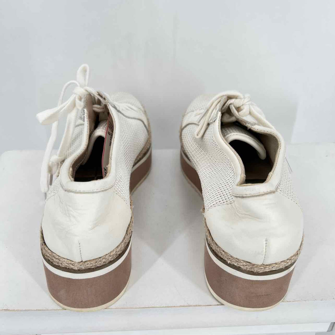 Dolce Vita Women Size 9 White Sneakers