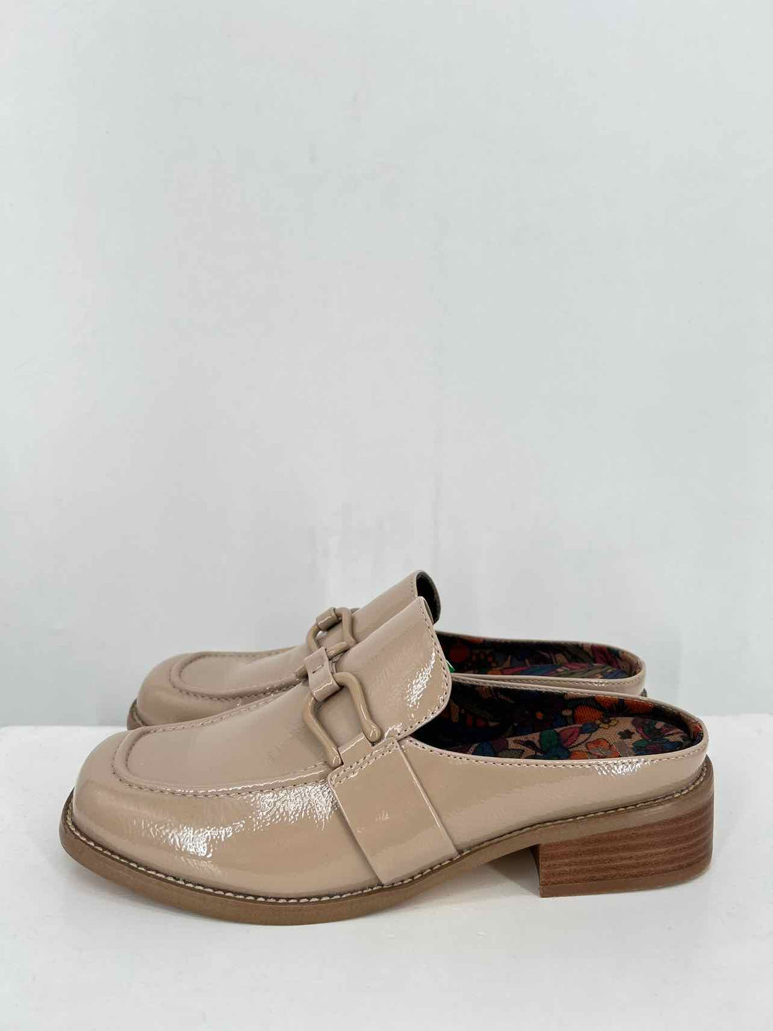 Korks Women Size 7 Beige Mules