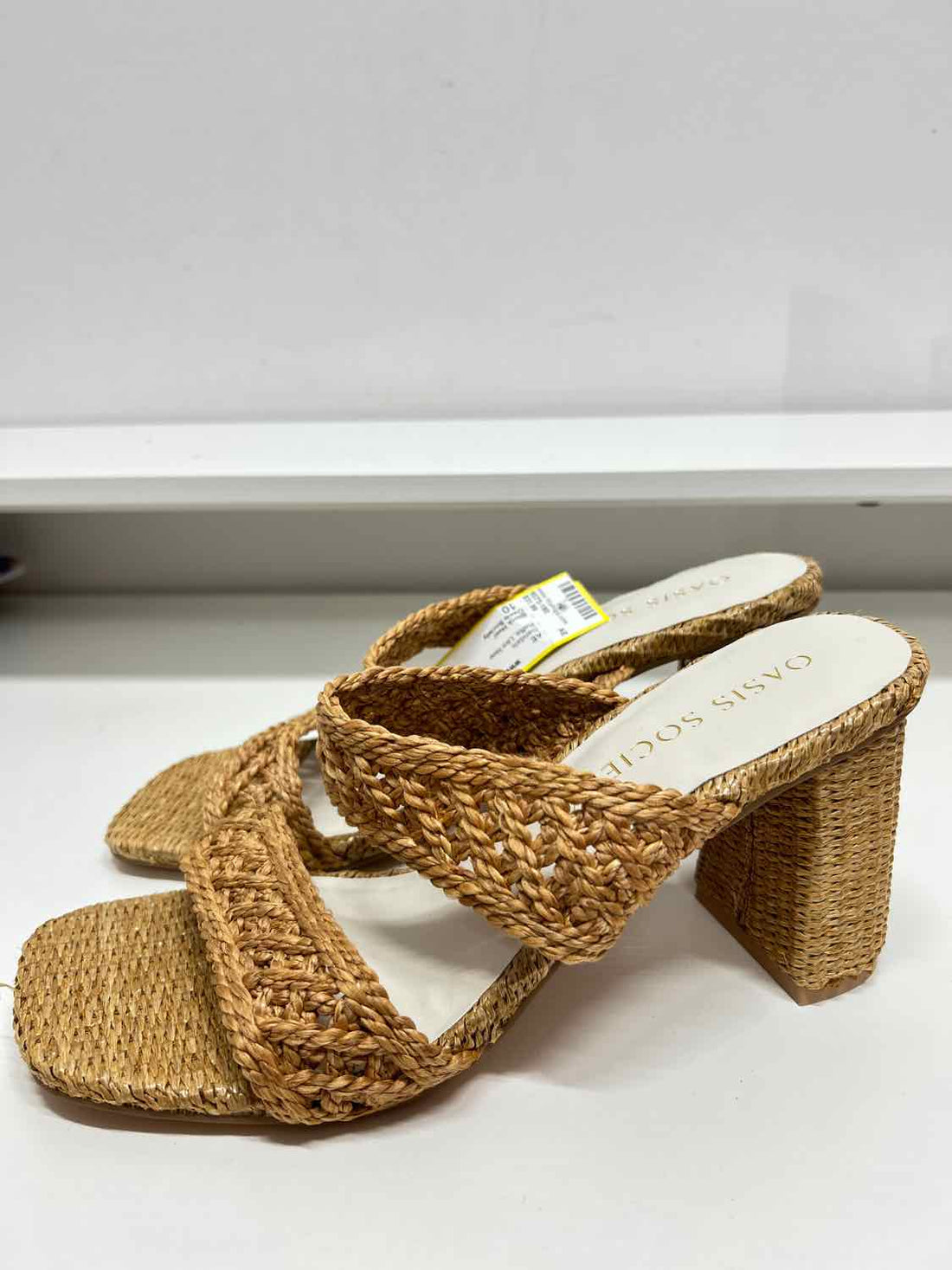 Oasis Society Women Size 10 Raffia Like New Sandals