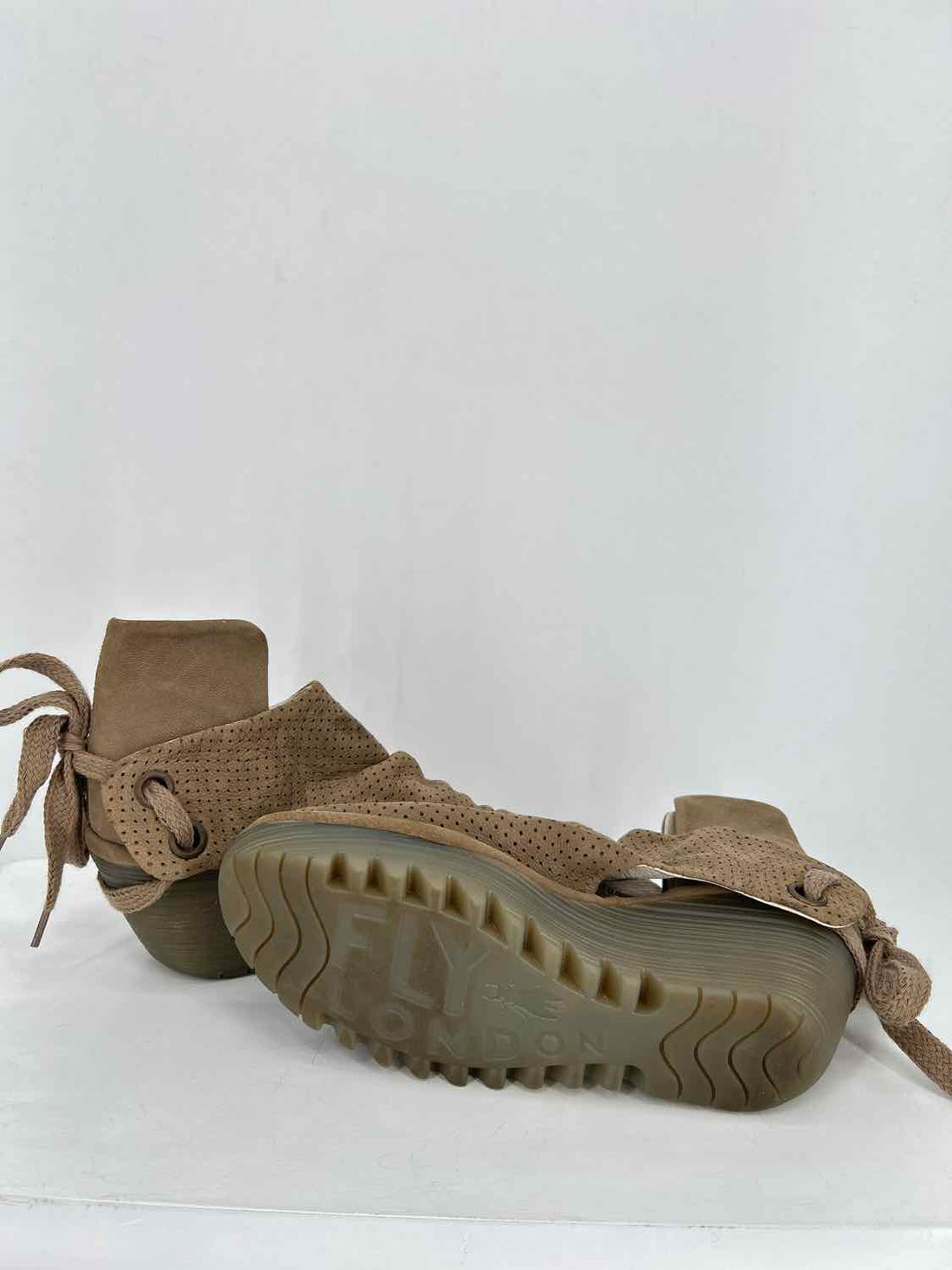 Fly london Women Size 39 Taupe NWT Yema Suede Open Toe Wedges