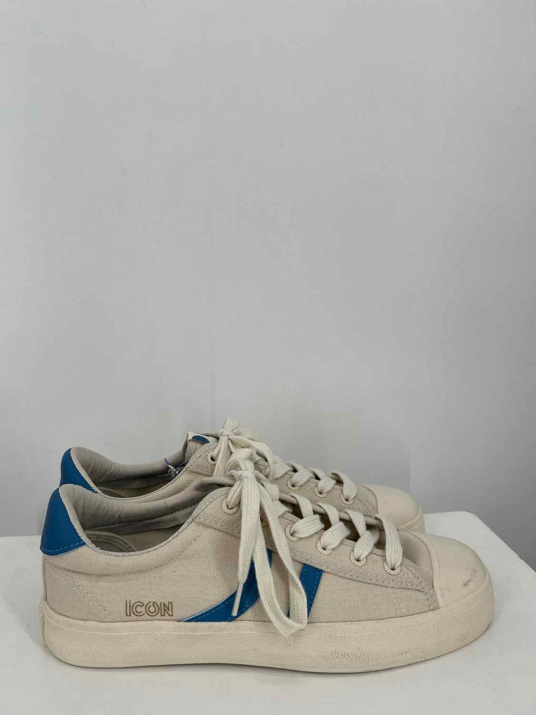 Coolway Women Size 8 Cream & Blue Like New Sneakers