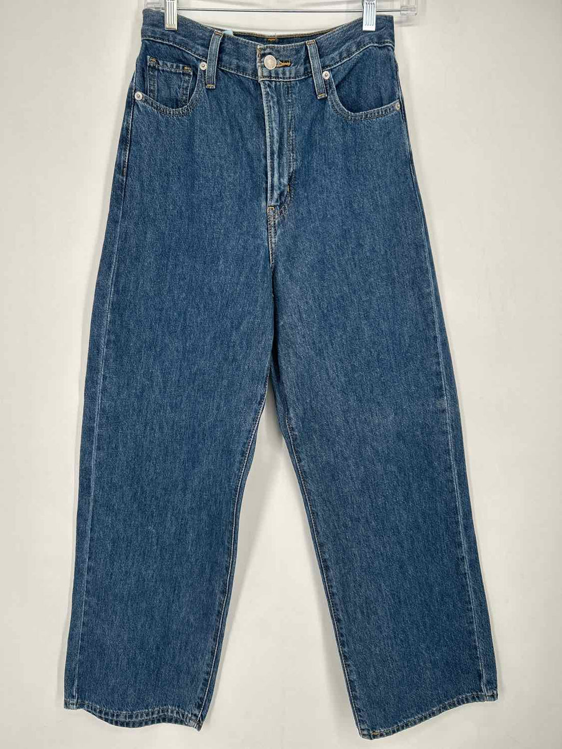 Levi Strauss Size 26 Medium Wash Denim Jeans