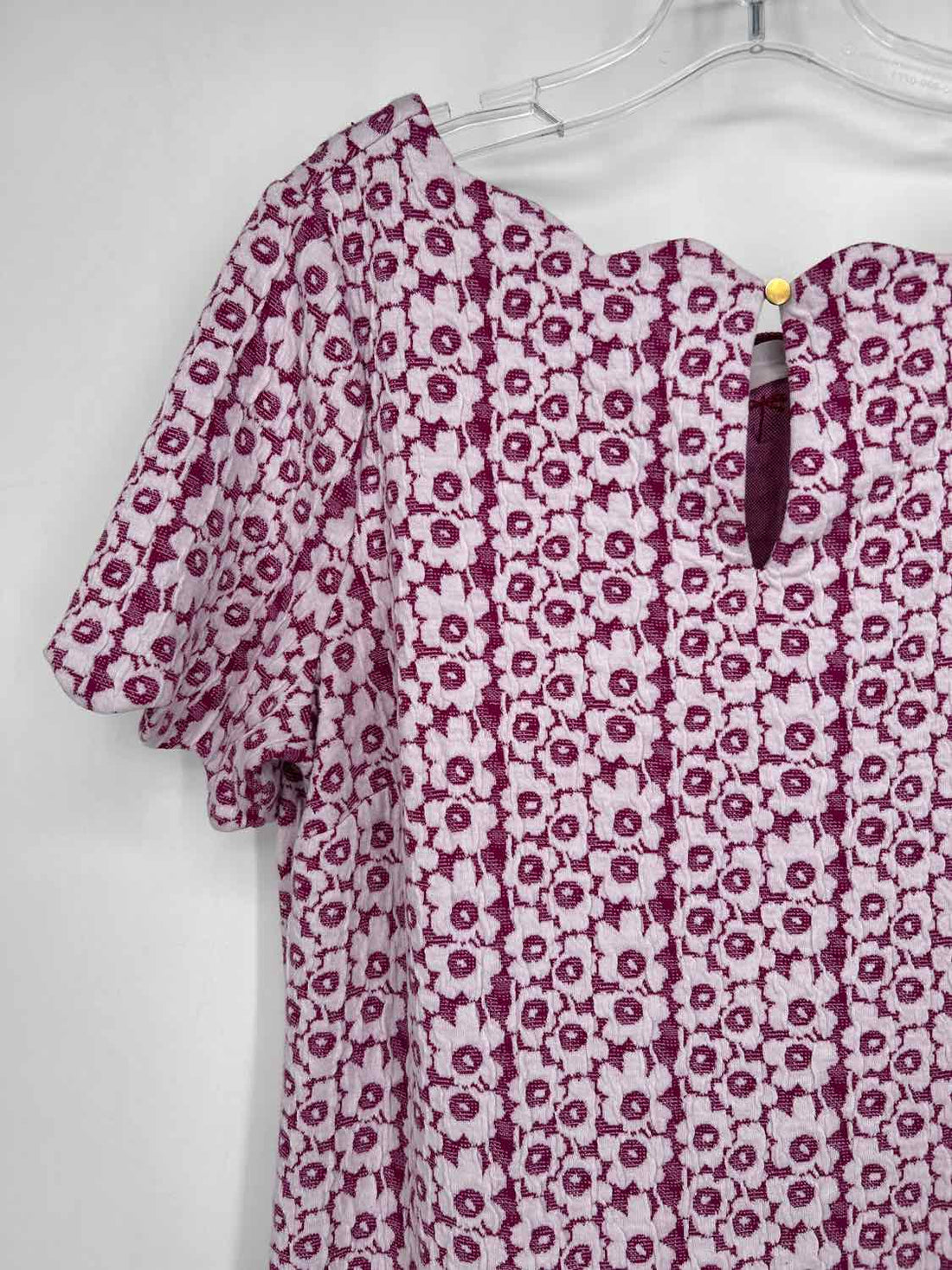 Tyler Boe Size M White & fuschia Short Sleeve Dress