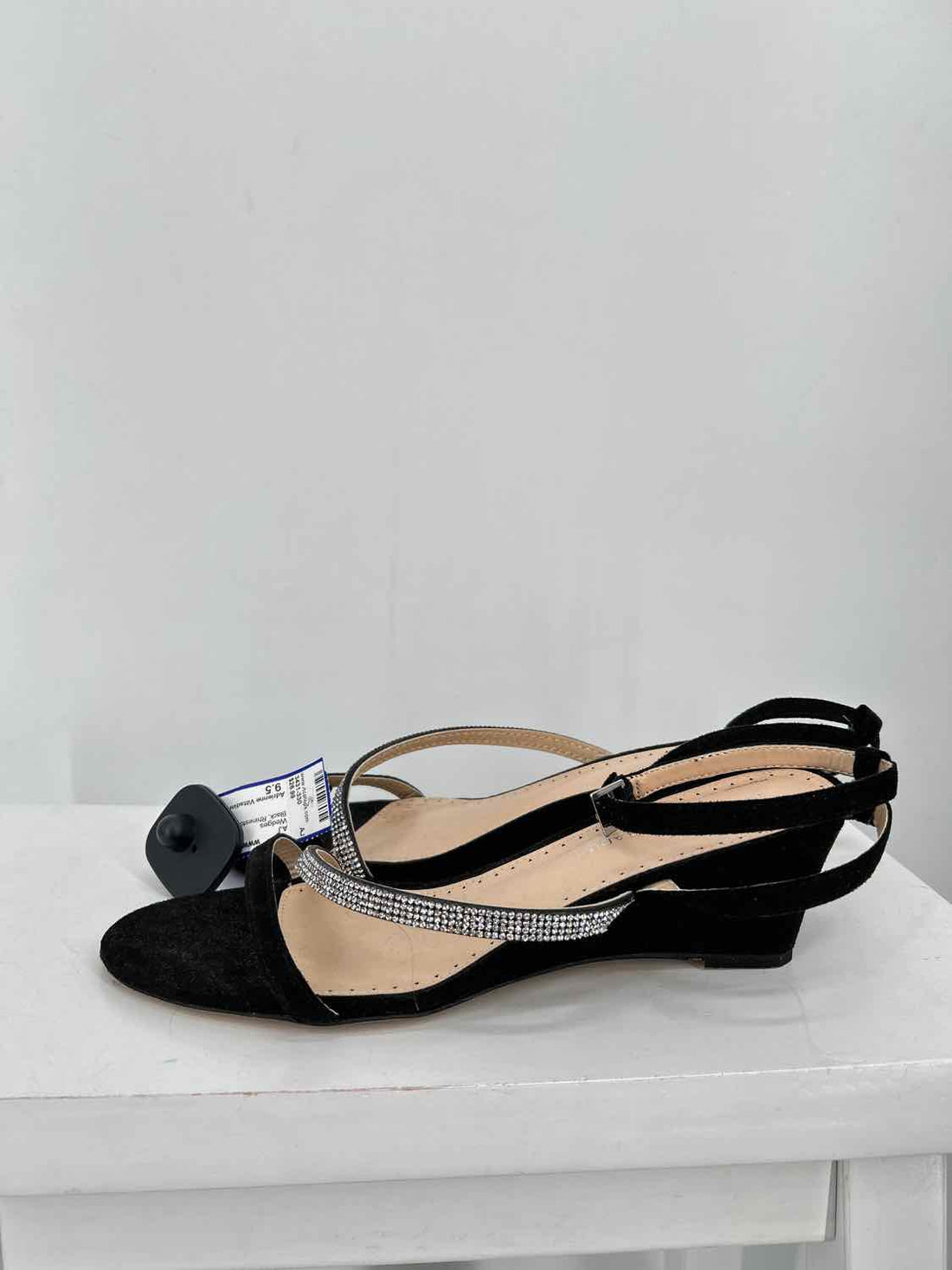 Adrienne Vittadini Women Size 9.5 Black Rhinestone Wedges